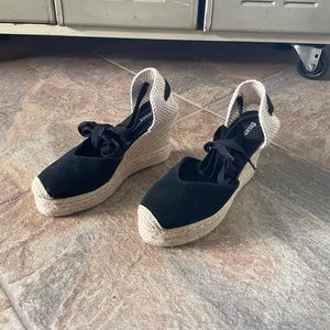 Soludos Black Wedge Lace Up Espadrille size 6.5